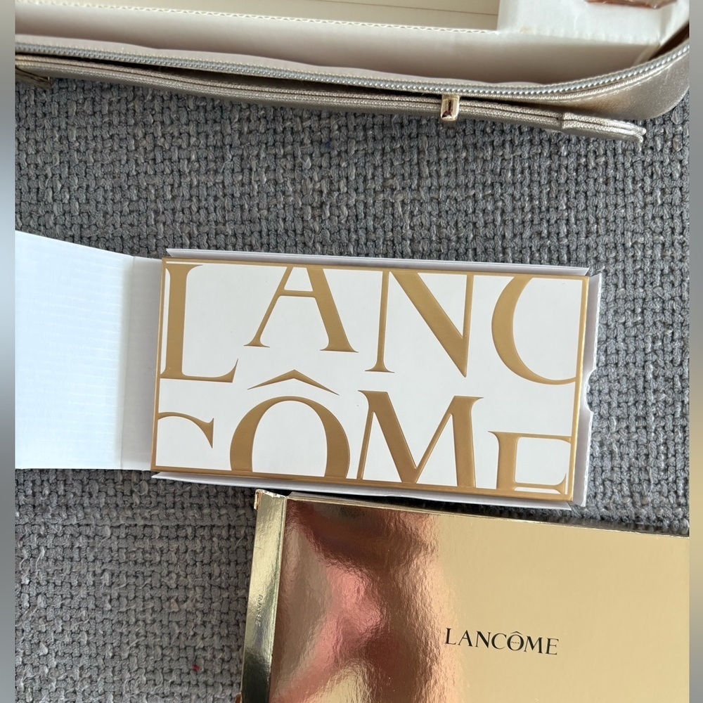 LANCOME Luxury Gift Set – Full & Travel Sizes + Large-rose Embossed Pouch - Picture 9 of 16